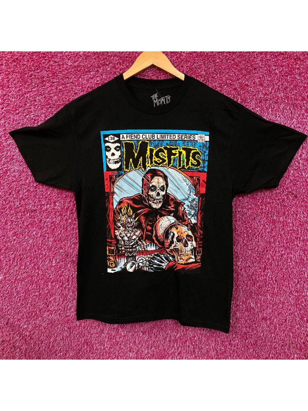 Misfits #138 L'Amour Supreme Art Graphic T-Shirt Large